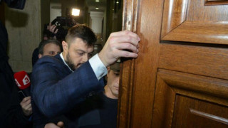 Изгониха Бареков от Съдебната палата