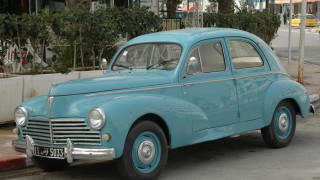 България се пълни със стари автомобили
