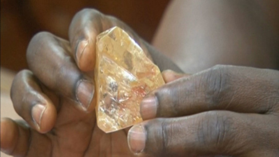 Пастор откри 706-каратов диамант и го предаде на властите | StandartNews.com