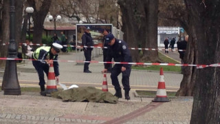 Мъж се гръмна пред общината в Стара Загора (Обновена)