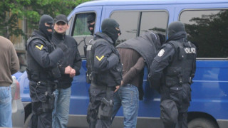 Задържаха четирима за дрога в столичен квартал