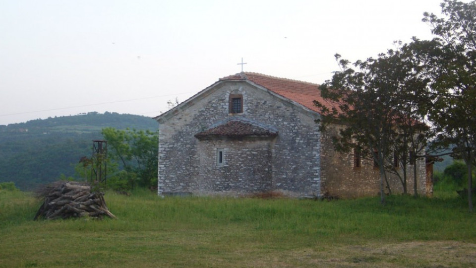 Обрана е църква в Ивайловграско | StandartNews.com