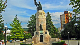 Позор! Ограбиха паметник във Велико Търново