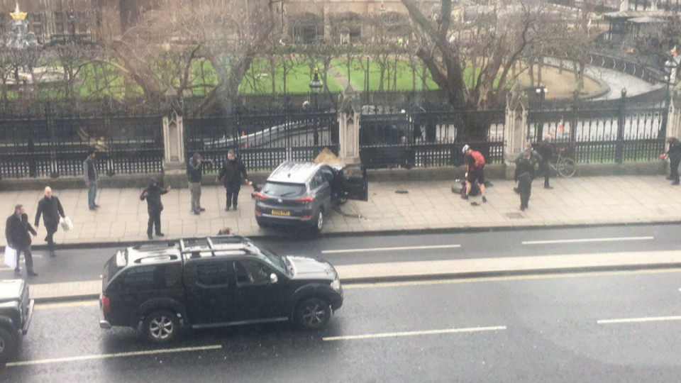 Терор! Единак гази хора с джип и уби полицай в Лондон (ОБНОВЯВА СЕ) | StandartNews.com