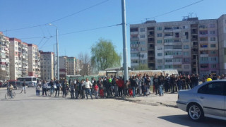 Бият полицай в Столипиново за забележка
