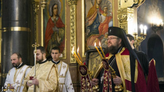 Врачанският митрополит с първа Архиерейска литургия