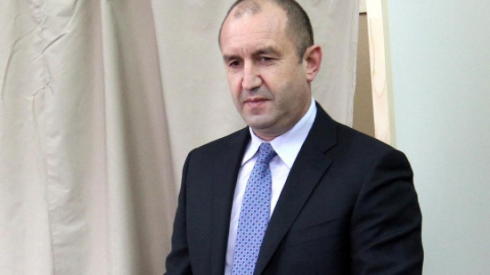 Румен Радев гласува за модерна и просперираща България | StandartNews.com