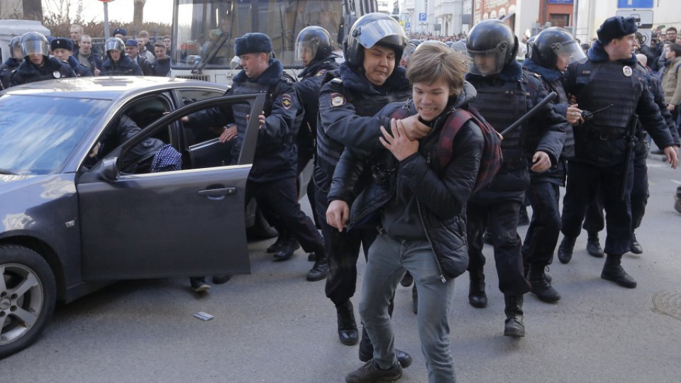 Арестуваха Навални за протест срещу корупцията в Русия | StandartNews.com