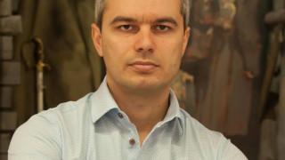 "Възраждане" дава субсидията за благотворителност