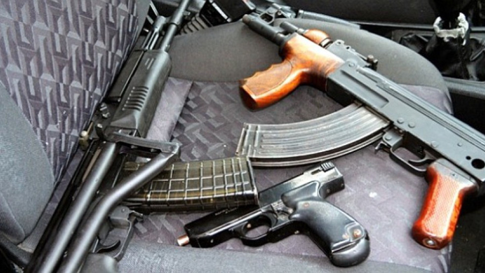 Хванаха чичко с дрога и боен арсенал | StandartNews.com