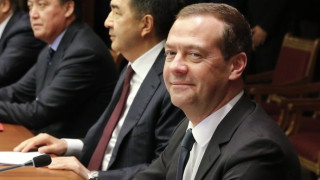 Медведев пусна данъчна длекларация