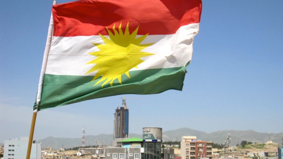 Ирак сваля кюрдските знамена в Киркук | StandartNews.com