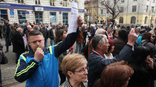КЕВР отложи брадвата за 7 април