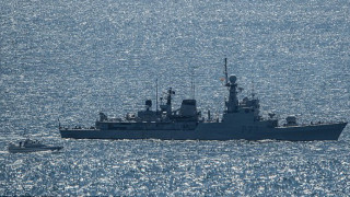 Прогониха испански боен кораб край Гибралтар