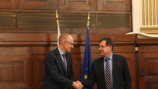 ЕС взима мерки за защита на пчелите