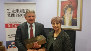 Дават рамо на търговията ни с Китай