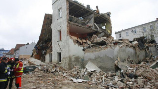 Сграда уби две деца в Полша