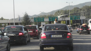 Превозвачи на протест заради бавни проверки на границата
