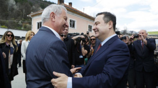 Герджиков и Дачич се поклониха пред Левски