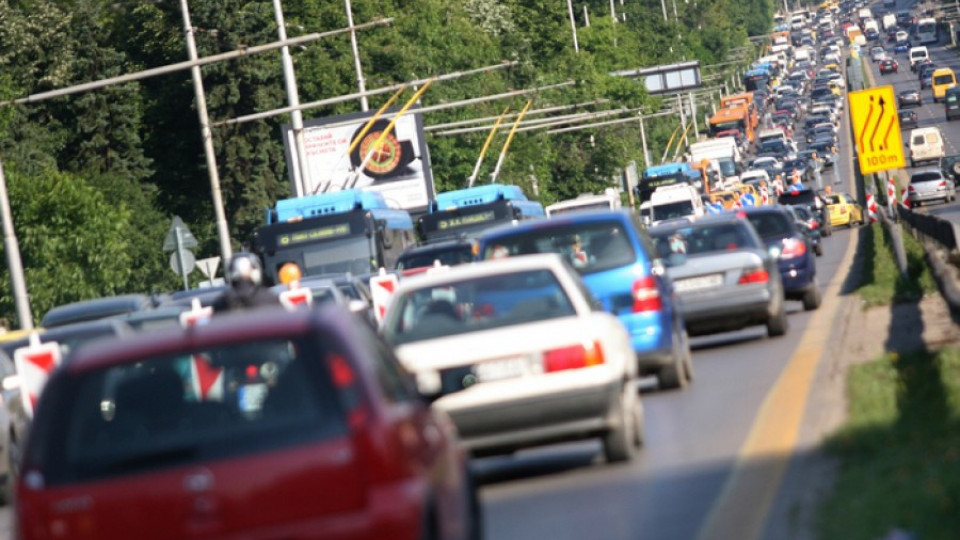Натоварен трафик по „Цариградско шосе“ и по Южната дъга в посока Панчарево | StandartNews.com