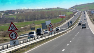 Лампа падна върху автобус в тунела ”Витиня”