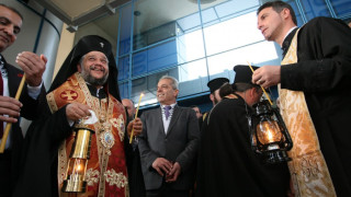 Благодатният огън е у нас!