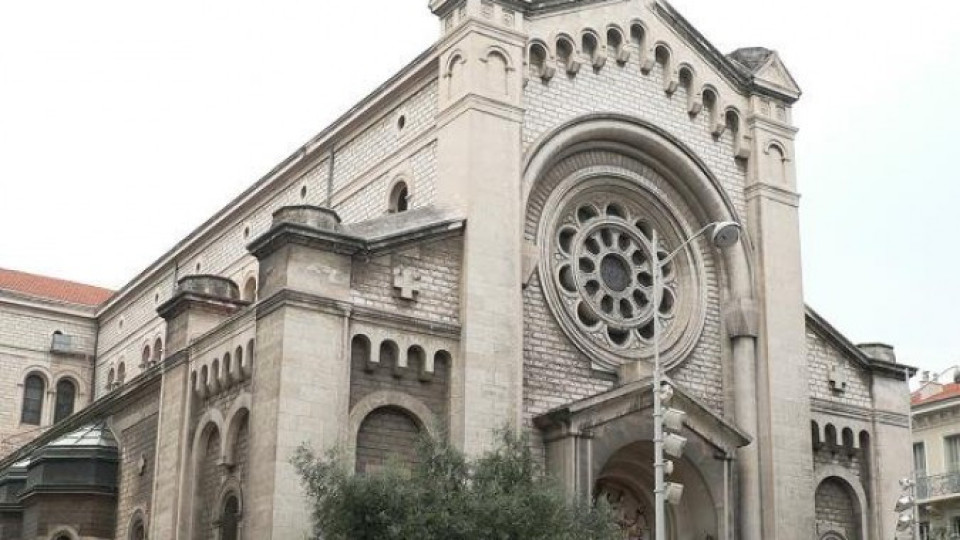Агресивен мъж нахлу със заплахи в църква в Ница | StandartNews.com