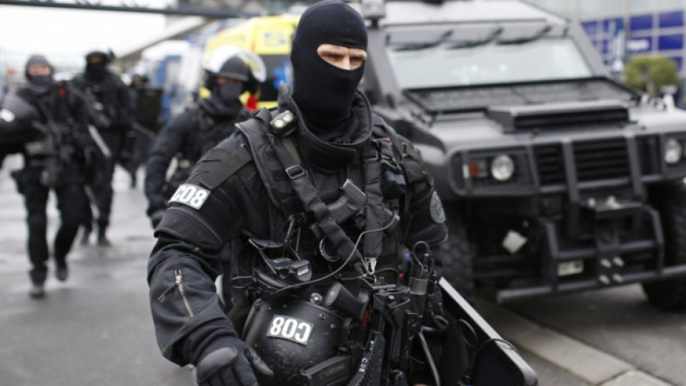 Задържаха двама терористи в Марсилия | StandartNews.com