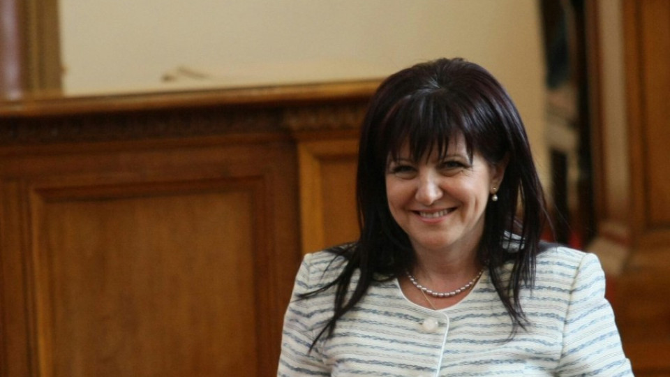  Караянчева: Няма да има извиване на ръце в коалицията | StandartNews.com