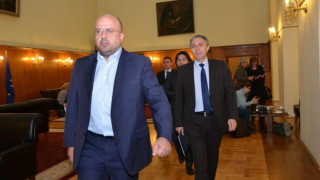 Камен Костадинов напусна парламента