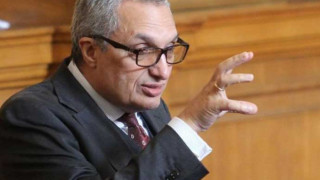 Шест сценария клатят държавата