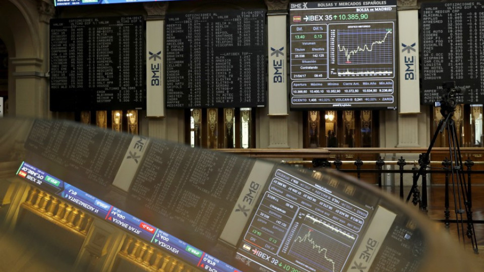 Политиката доминира финансовите пазари | StandartNews.com