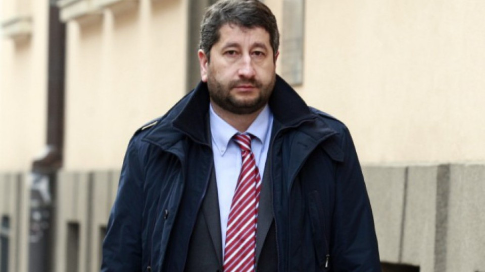Прокуратурата не разследва Христо Иванов, но подписите му са фалшиви | StandartNews.com