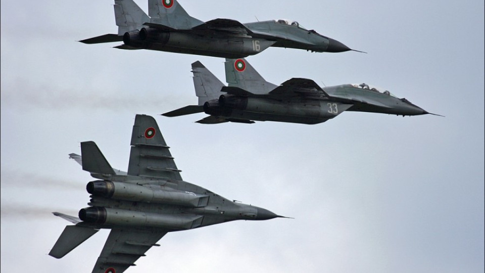 Приключи оценката на офертите за бойни самолети | StandartNews.com
