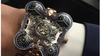 $400 000 за часовник с 11 сапфира