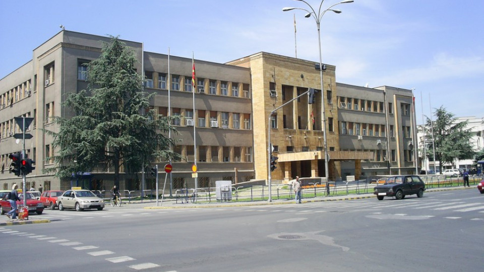 Бият депутати в Скопие! Албанец взриви етническия мир /ОБНОВЕНА/ | StandartNews.com