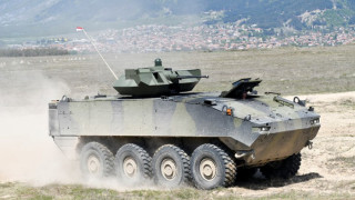 Бойна машина 8Х8 представиха край Казанлък