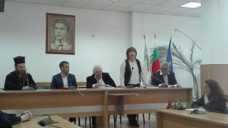 Пред митрополит представиха книга за гроичното минало на Сандански
