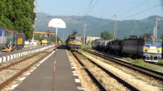 Авария затвори част подбалканската ЖП линия (ОБНОВЕНА)