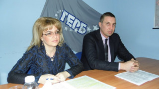 Костадинова сменя Захариева в парламента