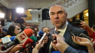 Обрат! Марешки си даде имунитета