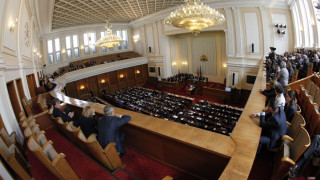 Шестима депутати напускат парламента