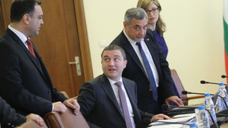 Симеонов и Дончев с по 9 сътрудници
