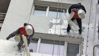 КЗК проверява 3 фирми за картел в санирането