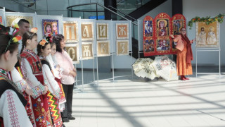 "Духовно огледало" с изложба за буквите