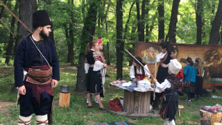 С гръм на черешово тъпче стартира Народният събор в "Лаута"