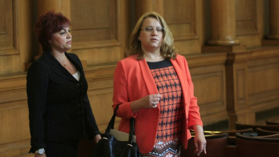 Нинова ще управлява БСП с 3-има нови заместници | StandartNews.com