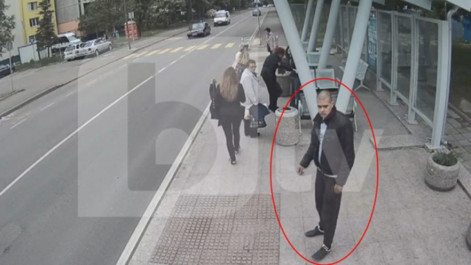 Младеж изрита жена в гръб на автобусна спирка в Бургас | StandartNews.com