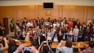 Столична община раздаде стипендии на ученици