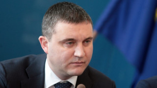 Горанов: Трябва да има минимална работна заплата